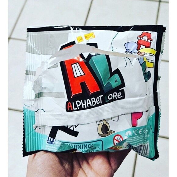 2024 Official Alphabet Lore Collector Clips Series 1 Letter G - Picture 10 of 11